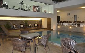 Arituba Park Hotel  3*